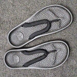 Allbirds "Zeffer" Flip Flops Slides
